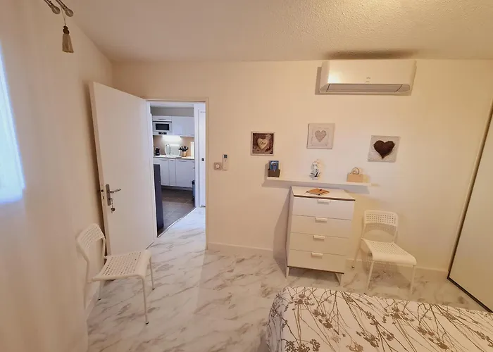 Au Nid Douillet Du Cap D'agde Agde